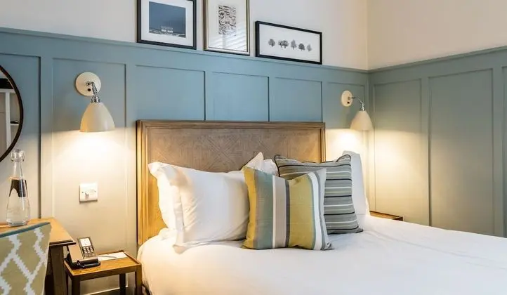 Classic Tek Büyük Yataklı Oda