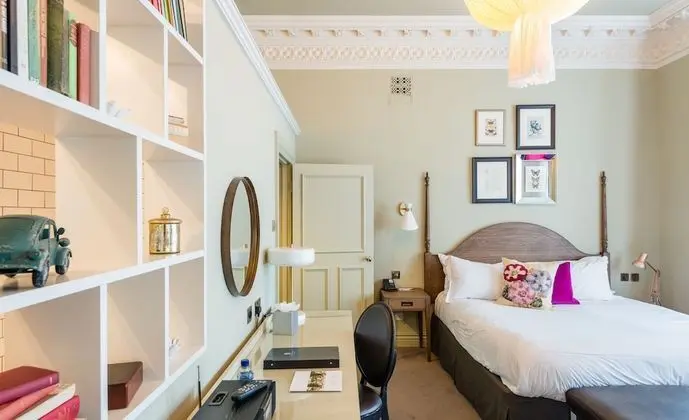 Deluxe Tek Büyük Yataklı Oda