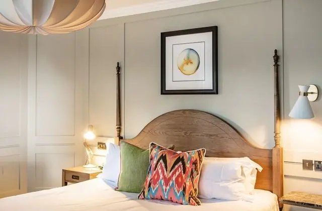 Deluxe Tek Büyük Yataklı Oda