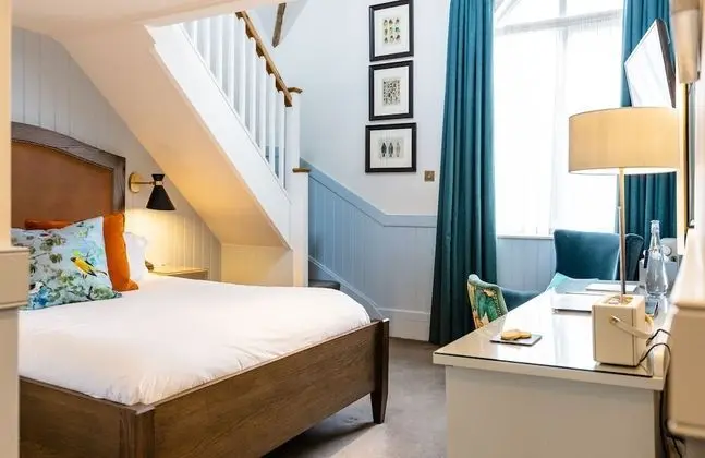 Deluxe Tek Büyük Yataklı Oda