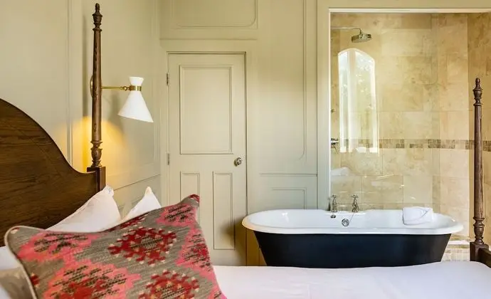 Deluxe Tek Büyük Yataklı Oda