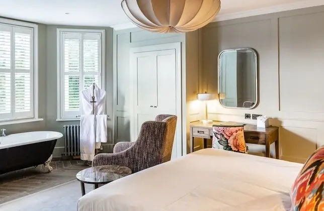 Deluxe Tek Büyük Yataklı Oda