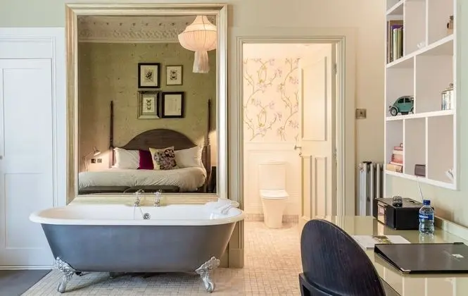 Deluxe Tek Büyük Yataklı Oda