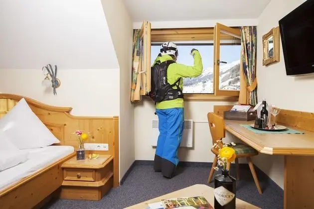 Comfort Tek Büyük Yataklı Oda