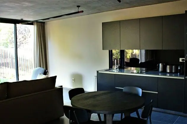 The Oak Suite