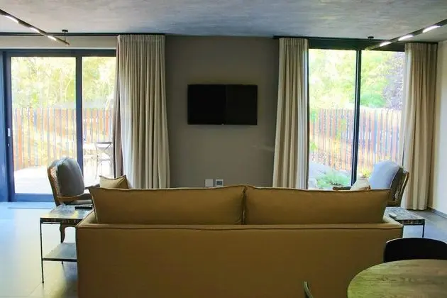 The Oak Suite