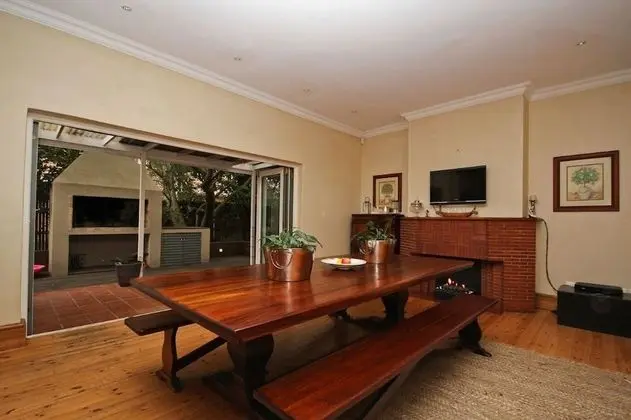 Pool Cottage