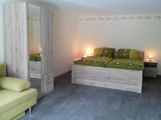 Standard Tek Büyük Yataklı Oda