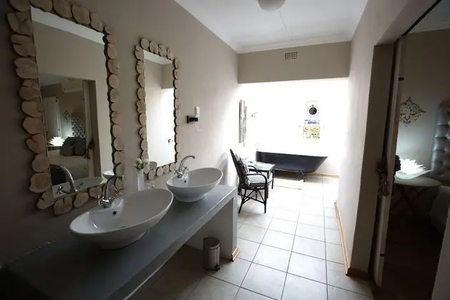 Tek Büyük Yataklı Oda (En-suite )
