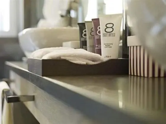 Büyük Yataklı Tek Kişilik Oda