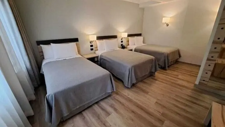 Üç Kişilik Oda