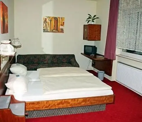 Standard Tek Büyük Yataklı Oda