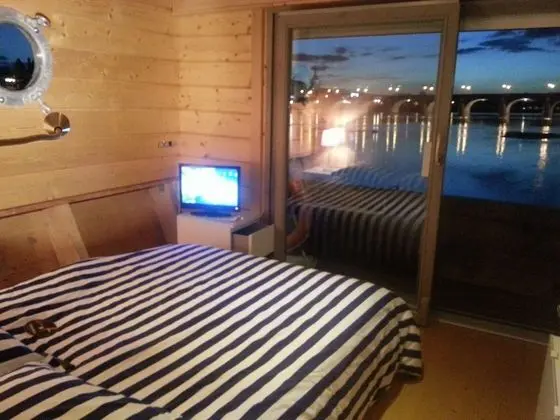 Family Kulübe (Loire Romance)