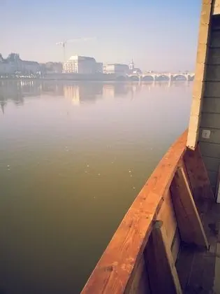 Family Kulübe (Loire Romance)