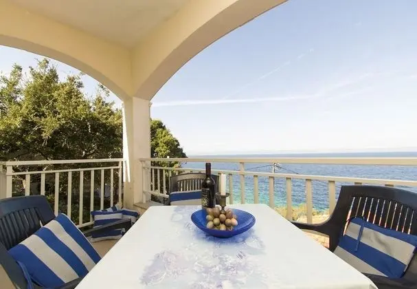 Apart Daire (Dijana - 20m from the sea - A2 Diana()