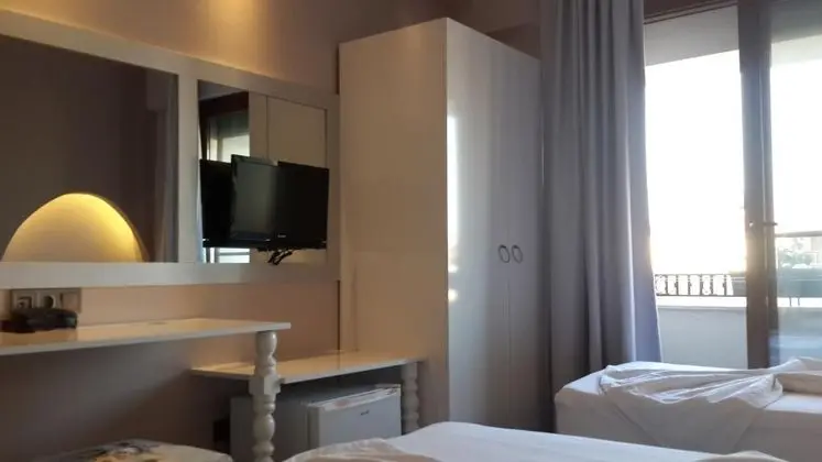 Standart Oda, Kara Manzaralı