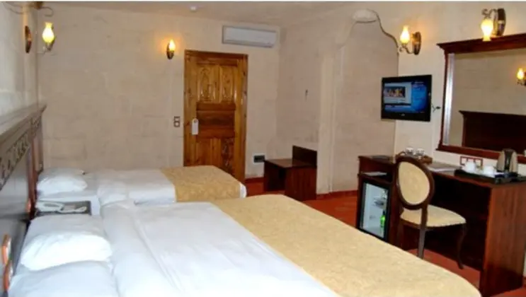 Triple, Bahçe Manzaralı