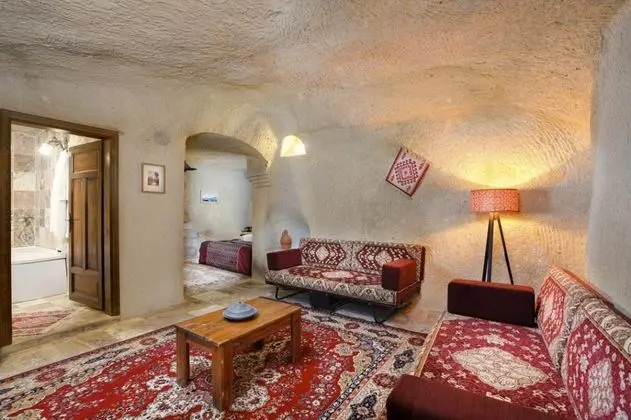 Cave Suite
