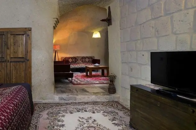 Cave Suite