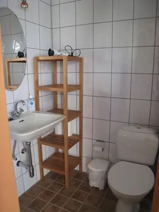 Üç Kişilik Oda, Ortak Banyo (Room 1)