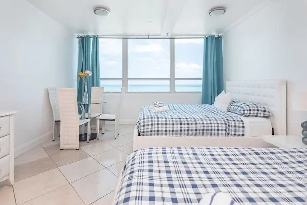 Deluxe Studio Suite - (Room 1624)