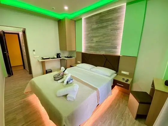 Deluxe Tek Büyük Yataklı Oda
