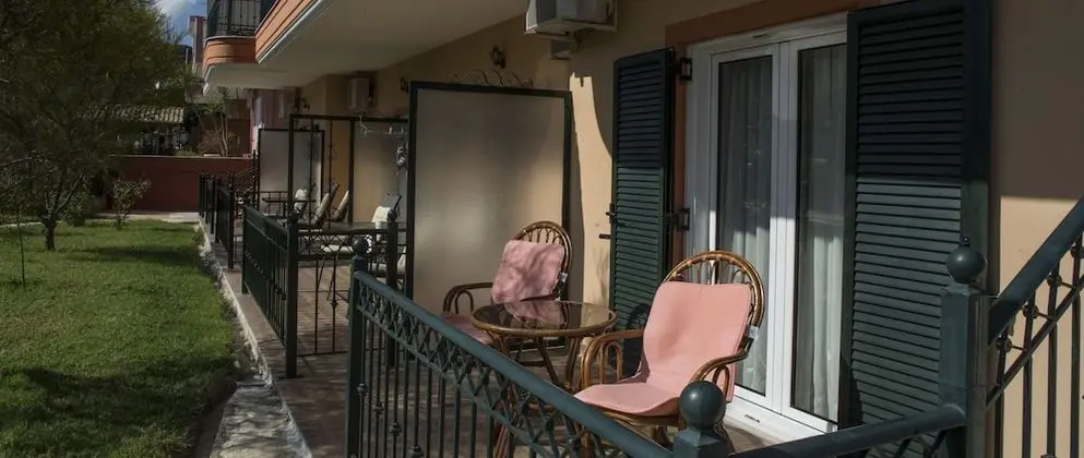 Comfort Stüdyo, Havuz Manzaralı