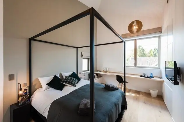 Tek Büyük Yataklı Oda (Eric Lamben )