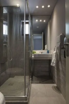 Üç Kişilik Oda