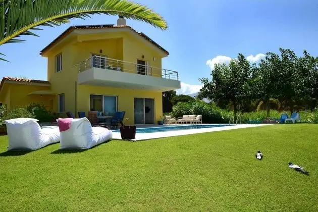 Villa, 5 Yatak Odası, Kişiye Özel Havuzlu, Deniz Manzaralı