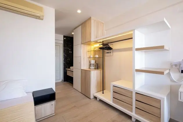 Junior Suite Land View