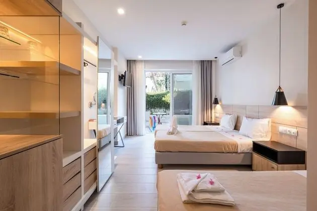 Junior Suite Land View