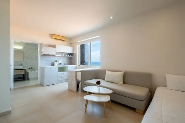 One Bedroom Suite Sea View