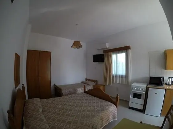 Economy Stüdyo, Havuz Kenarı