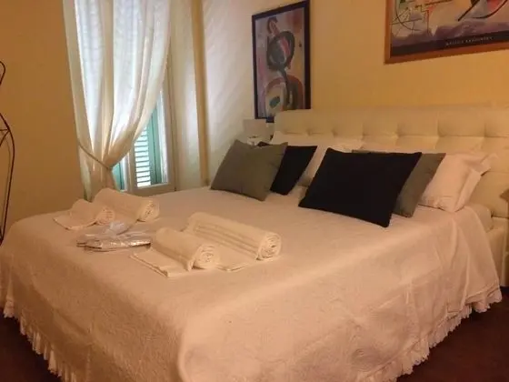 Deluxe Tek Büyük Yataklı Oda (Romeo)