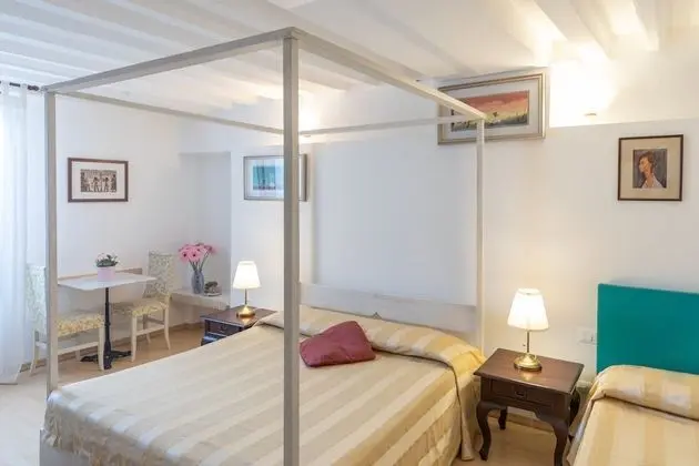 Deluxe Üç Kişilik Oda