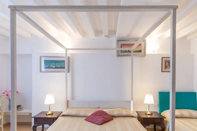 Deluxe Üç Kişilik Oda