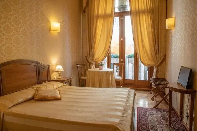 Superior Tek Büyük Yataklı Oda