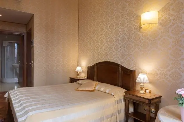 Superior Tek Büyük Yataklı Oda