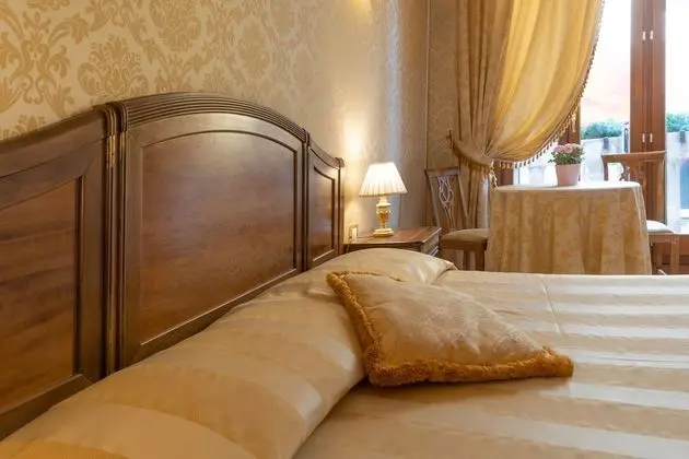 Superior Tek Büyük Yataklı Oda