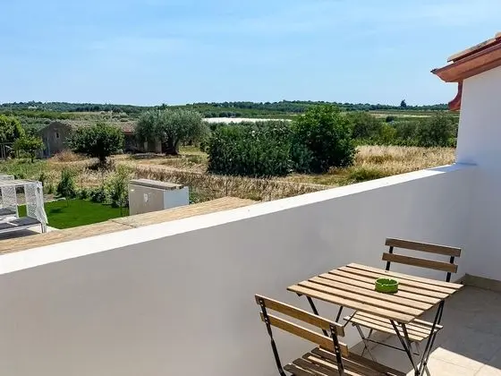 Elite Stüdyo Süit, Teras, Havuz Manzaralı