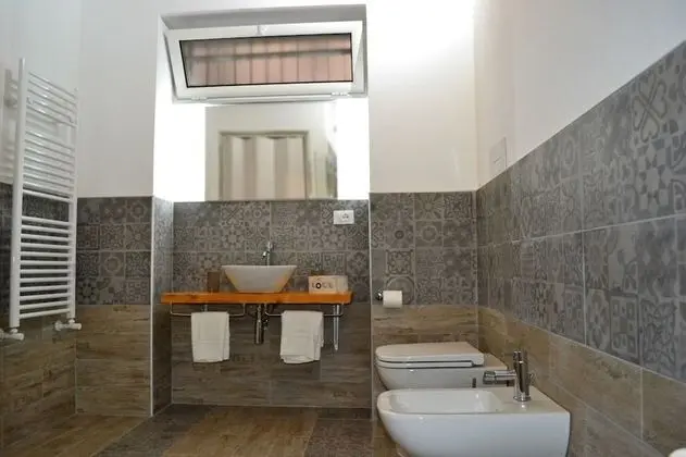 City Tek Büyük Yataklı Oda, Balkon, Şehir Manzaralı