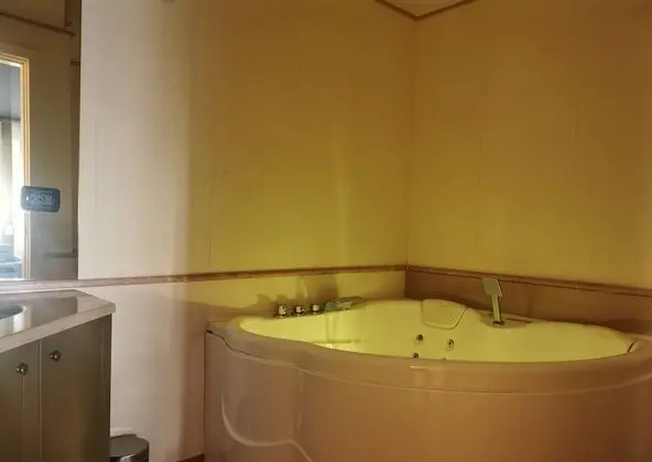 Comfort Tek Büyük veya İki Ayrı Yataklı Oda