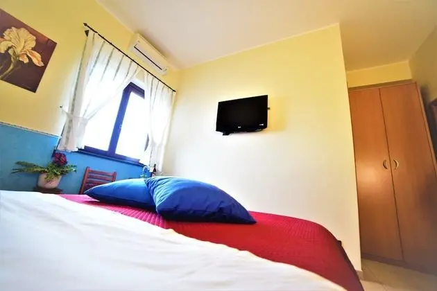 Standard Tek Büyük Yataklı Oda (Mountain and Sea View)