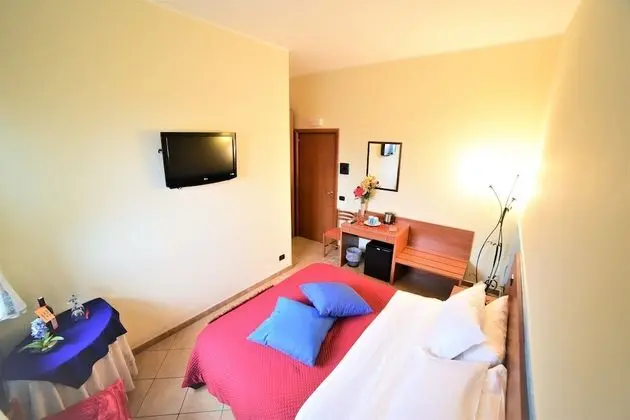 Standard Tek Büyük Yataklı Oda (Mountain and Sea View)