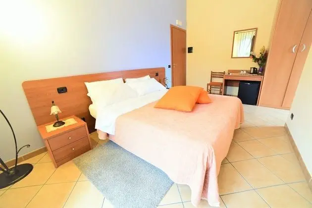 Standard Tek Büyük Yataklı Oda (Mountain and Sea View)