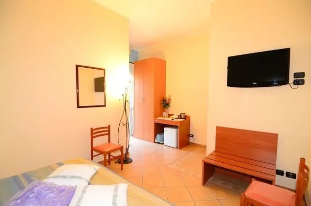 Standard Tek Büyük Yataklı Oda (Mountain and Sea View)