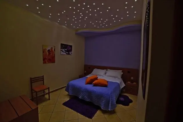 Standard Tek Büyük Yataklı Oda (Mountain and Sea View)