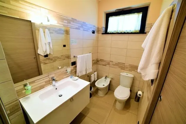 Standard Tek Büyük Yataklı Oda (Mountain and Sea View)