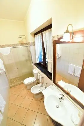 Standard Tek Büyük Yataklı Oda (Mountain and Sea View)